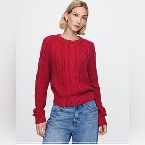 Classic cable knit sweater - red